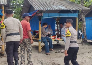 Patroli tempat wisata, Polisi berikan Tips aman kepada pengunjung Pantai