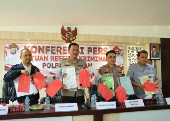 Satreskrim Polres Bintan Keluarkan Surat Penahanan Terhadap 2 Orang Tersangka Kasus Pemalsuan Surat