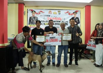 Sepasang Terbaik Mendapat Hadiah 2 Ekor Kambing Dari Kapolres Bintan