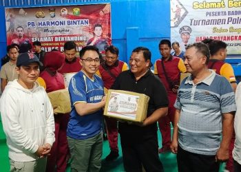 Semarak HUT Bhayangkara ke-78, Polres Bintan Laksanakan Turnamen Badminton