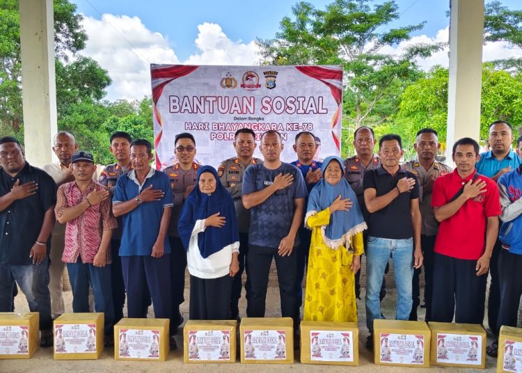 Kapolri Pimpin Pemberian Bantuan Sosial Serentak Seluruh Indonesia