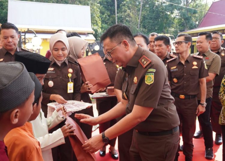 KEJATI KEPRI Bersama KEJARI Tanjungpinang Menggelar Rangkaian HUT HBA Ke 64 Tahun 2024  Dengan Kegiatan Bhakti Sosial