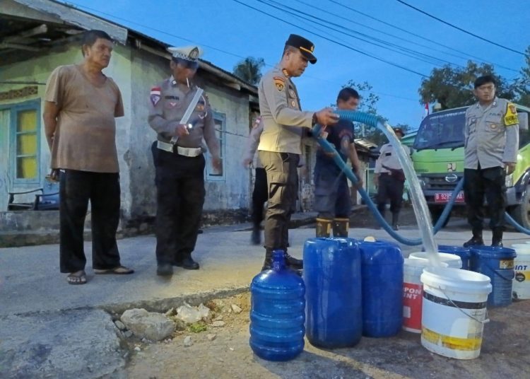 Polsek Bintan Timur, Polres Bintan Bantu Warga Kekurangan Air Bersih