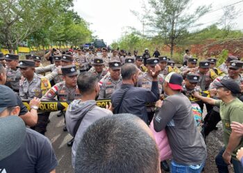 Kapolres Bintan Bersama FKPD Saksikan Langsung Penanggulangan Aksi Demo di Kantor KPUD Bintan