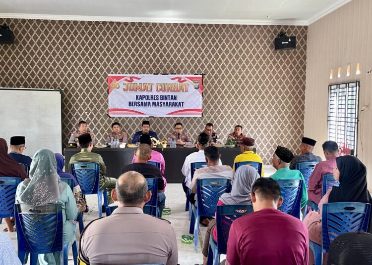 Jumat Curhat Kapolres Bintan di Kelurahan Tembeling Tanjung, Ajak Masyarakat Gunakan Hak Pilih Saat Pilkada 2024