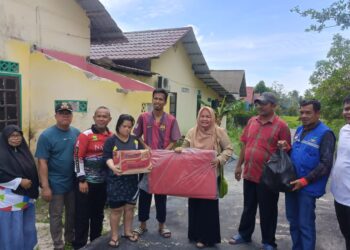 Melalui Dinas Sosial Bupati Natuna Beri Bantuan Untuk Warga Tedampak Badai