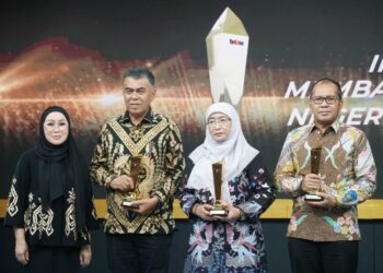 Berhasil Kembangkan Kualitas SDM Dan Infrastruktur Bupati Natuna Raih Penghargaan Dari TVone
