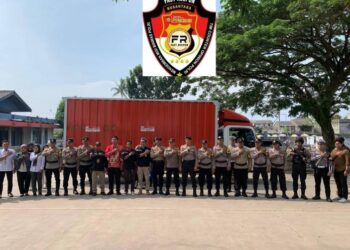 Polres Bintan Melaksanakan Pengamanan dan Pengawalan Logistik Kotak Suara
