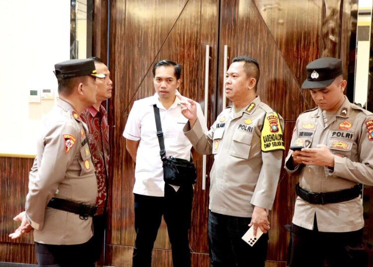 Polda Kepri Laksanakan Pengamanan  Rapat Pleno Terbuka Rekapitulasi Hasil Penghitungan Suara Pemilihan Gubernur dan Wakil Gubernur Provinsi Kepri  2024