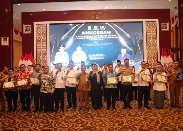 Polda Kepri Terima Anugerah Keterbukaan informasi Publik Tahun 2024