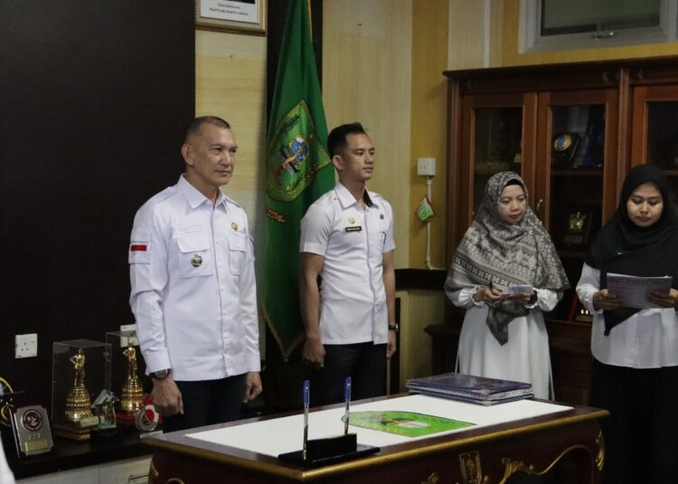 Wakil Bupati Natuna Resmi Lantik 5 Orang Pegawai Negri Sipil