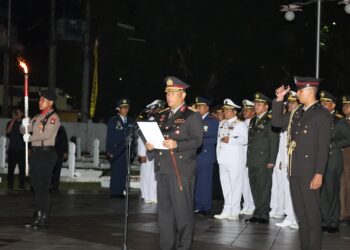 Kapolda Kepri Pimpin Upacara Apel Kehormatan dan Renungan Suci di TMP Pusara Bhakti Tanjung Pinang