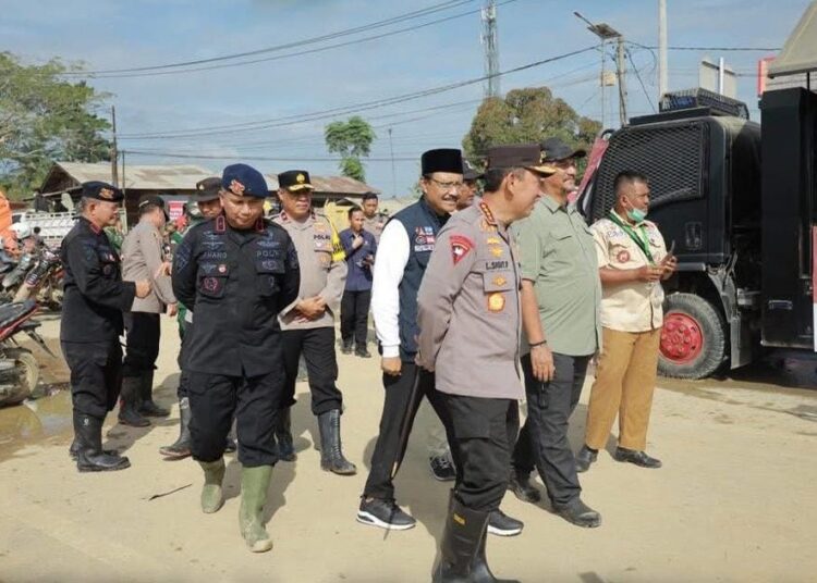 Pastikan Layanan Trauma Healing Berjalan Optimal, Presiden Prabowo bersama Kapolri Kunjungi Korban Banjir Aceh Tamiang
