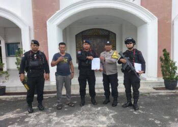 Pengamanan Gereja Oleh Personel Polsek TPI Barat, Pastikan Masyarakat Dalam Beribadah Natal Aman & Nyaman