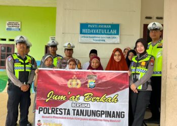 Sat Lantas Polresta Tanjungpinang Laksanakan Jum’at Berkah di Yayasan Panti Asuhan