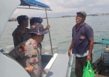Sat Polairud Polresta Tanjungpinang Gelar Jumat Berkah, Salurkan Bansos untuk Masyarakat Pesisir