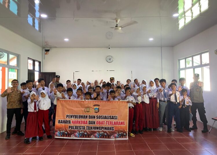 Sat Binmas Polresta Tanjungpinang Berikan Penyuluhan Kamtibmas dan Bahaya Narkoba kepada Siswa Sekolah Rakyat Nusantara