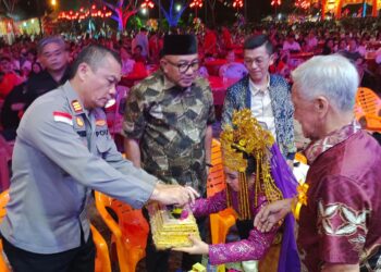 Polsek Tanjungpinang Kota Laksanakan Pengamanan dan Monitoring Sembahyang Keselamatan HUT Kelenteng Nguan Thiang Sian Tih ke-311 di Senggarang