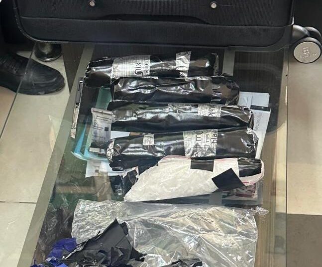 Gagalkan Peredaran Narkoba, Sat Resnarkoba Polresta Tanjungpinang Amankan 1,3 Kg Sabu di Bandara