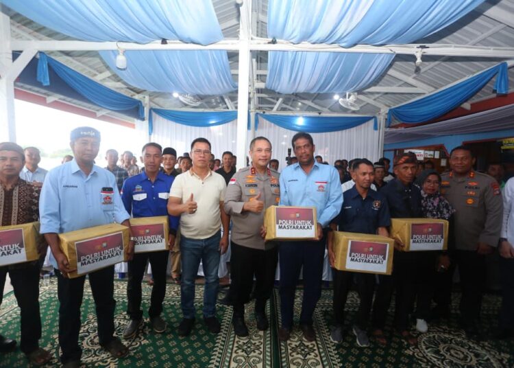 Jumat Curhat Kapolda Kepri dengan Nelayan Jemaja, Perkuat Sinergi Polri dan Masyarakat Pesisir di Anambas