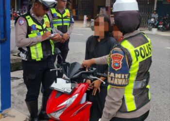 Luar Biasa, Satlantas Polres Karimun Himbauan Kepada Pengendara Roda DuaTanpa Helm