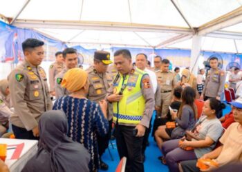 Sambut Hari Bhayangkara ke-80, Kakorlantas Wakili Kapolri Tinjau Layanan Kesehatan Korban Kebakaran di Kemayoran