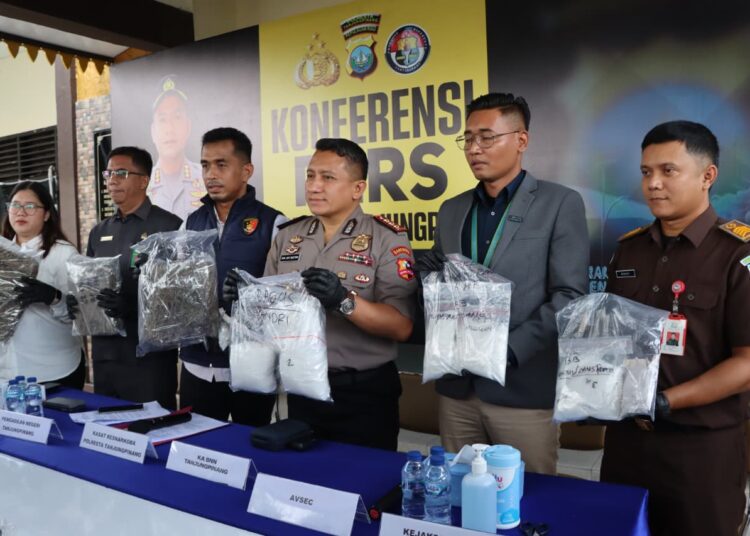 Satresnarkoba Polresta Tanjungpinang Ungkap Dua Kasus Besar Narkotika, Sita Lebih dari 4,8 Kilogram Ganja dan Hampir 3 Kilogram Sabu