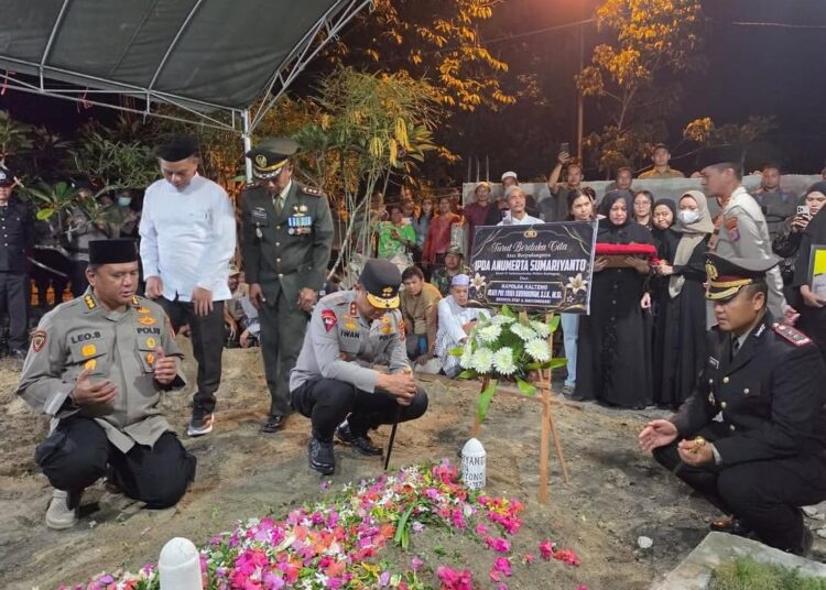 Gugur Gerebek Bandar Narkoba, Kapolri Anugerahkan Kenaikan Pangkat Luar Biasa untuk Ipda Anumerta Sumariyanto
