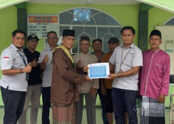 Tingkatkan Kenyamanan Jemaah, PT TIMAH Serahkan Bantuan untuk Masjid Nurul Huda di Kundur Barat
