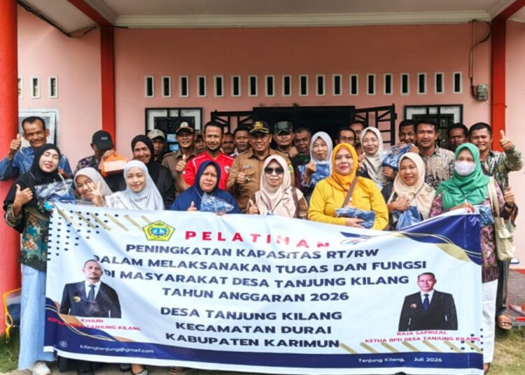 Pelatihan Dalam Rangka Peningkatan Kapasitas Para Ketua Rt/Rw di Desa Tanjung Kilang Kecamatan Durai Tahun 2026