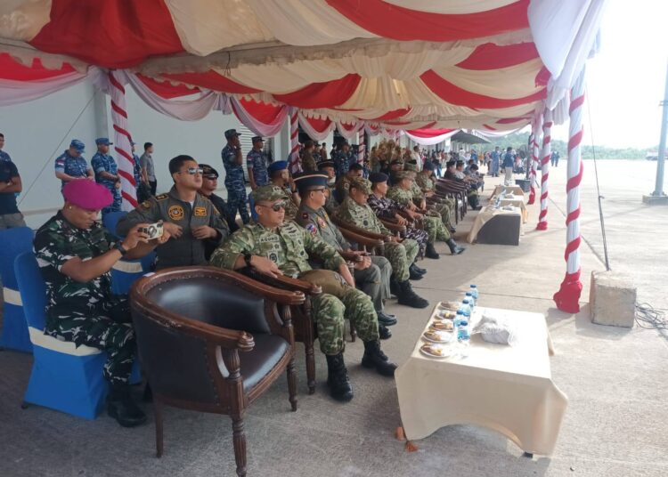 Polresta Barelang Hadiri dan Amankan Pembukaan Open Base TNI AU dalam Rangka Dirgahayu Ke-81 Republik Indonesia di Bandara Internasional Batam
