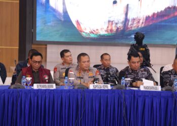 Kapolda Kepri Ikuti Konferensi Pers Pengungkapan Penyelundupan 1,3 Ton Ketamine di Perairan Batam