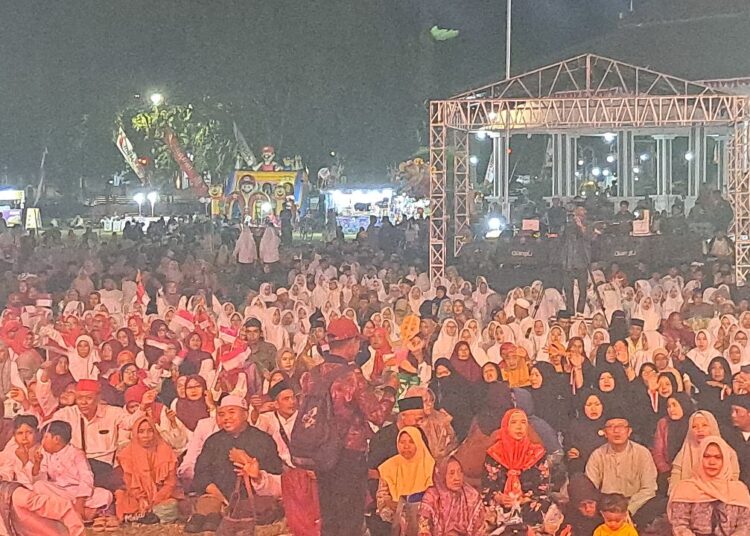 Alun-Alun Besuki Dipadati Ribuan Jamaah, Agus Flores Apresiasi Dukungan Masyarakat dan Polri
