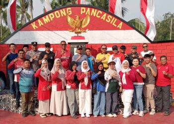 Desa Lubuk Kecamatan Kundur Mendadak Riuh, Masyarakat Menyaksikan Gerak Jalan Kreasi tahun 2026