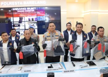 Kapolresta Barelang Pimpin Konferensi Pers Pengungkapan Kasus Pembunuhan di Sekupang