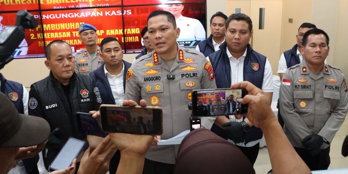 Kapolresta Barelang Pimpin Konferensi Pers Pengungkapan Kasus Kekerasan Terhadap Anak yang Mengakibatkan Korban Meninggal Dunia